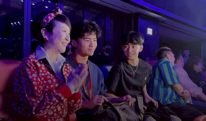 掀回忆杀 如果有档期我会继续开谢霆锋演唱会尾场唱《坏习惯》(图2)